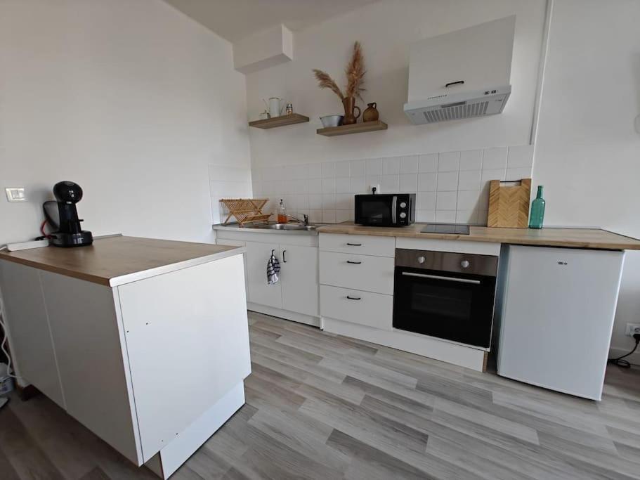 Le Duplex Du Centre - Ideal Pour Un Sejour Detente ! Saint-Savinien Екстер'єр фото